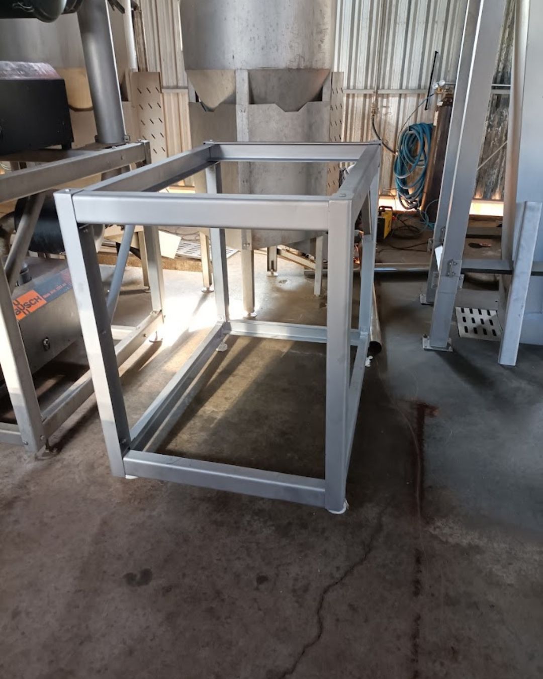 Base Inox para Bomba de Vácuo 02